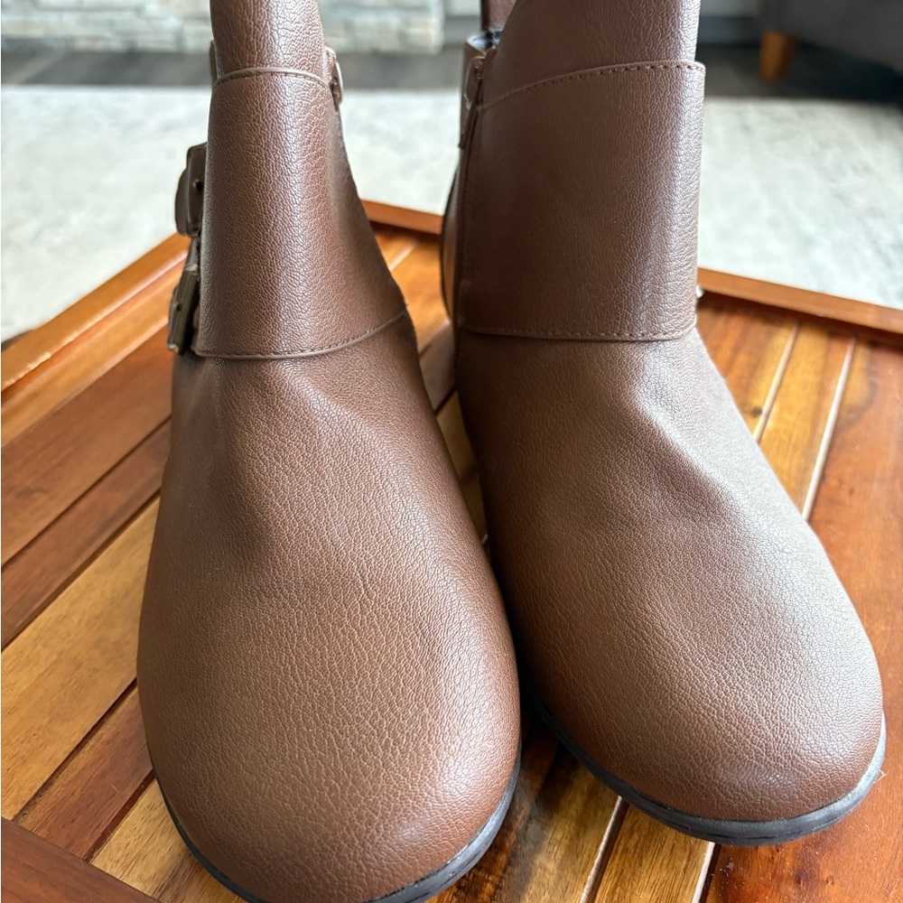 Comfortview Brown Ankle Boots